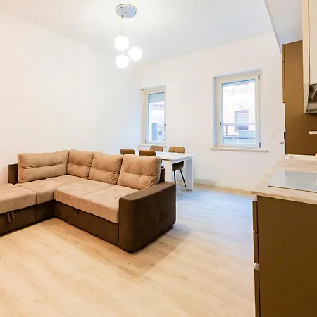 Station Modern & Apartment! *