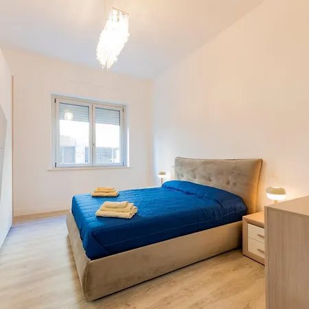 Guesthost - Station Modern & Apartment! *