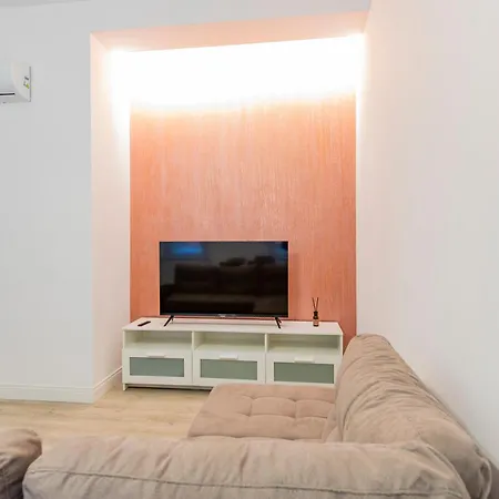 Station Modern & Apartment! פסקרה